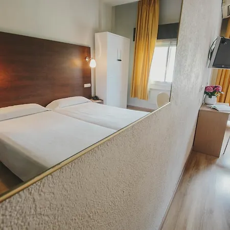 Hotel Embajador 2*