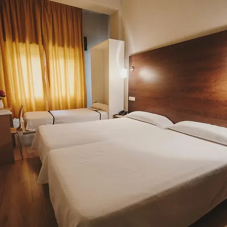 Hotel Embajador 2*