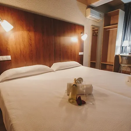 Embajador Hotel 2*