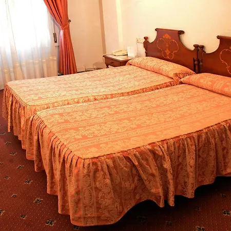 Embajador Hotel 2*