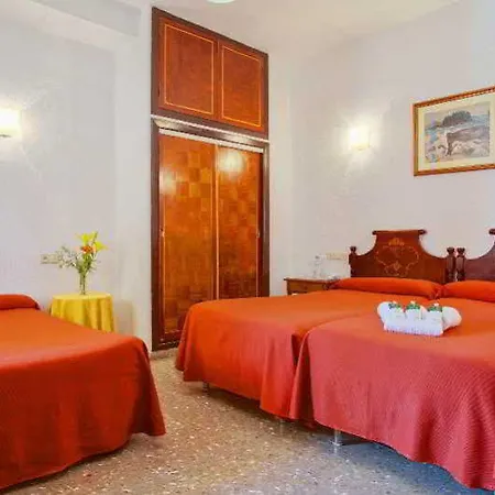Hotel Embajador 2*