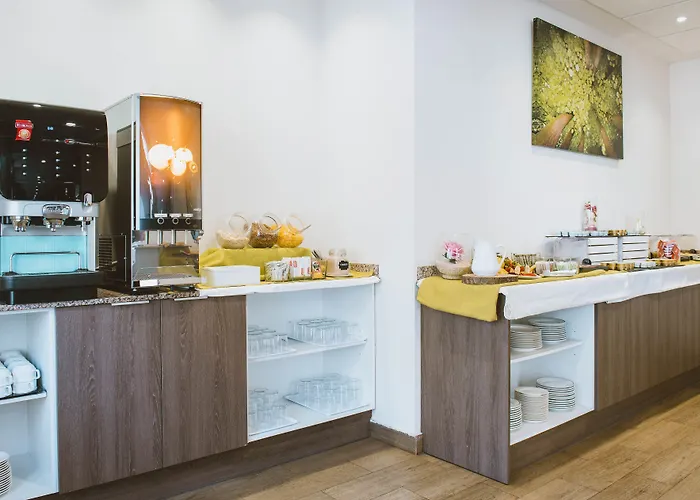 Hotel Embajador 2*