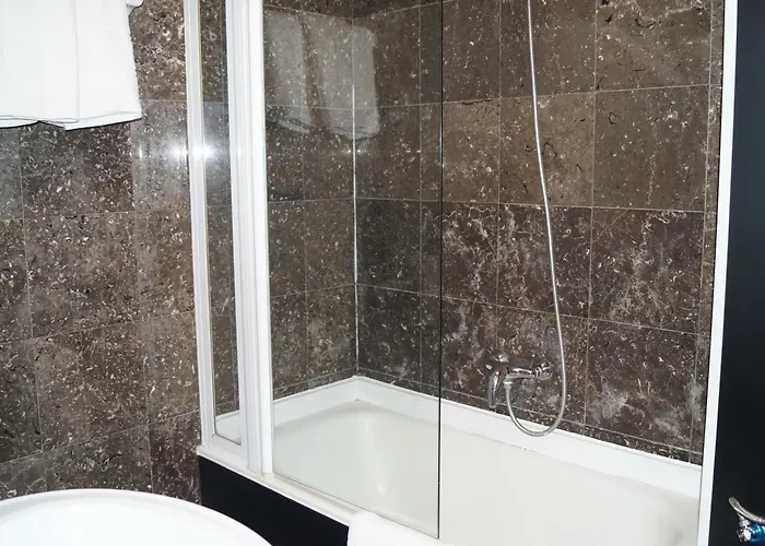 Hotel Embajador 2*