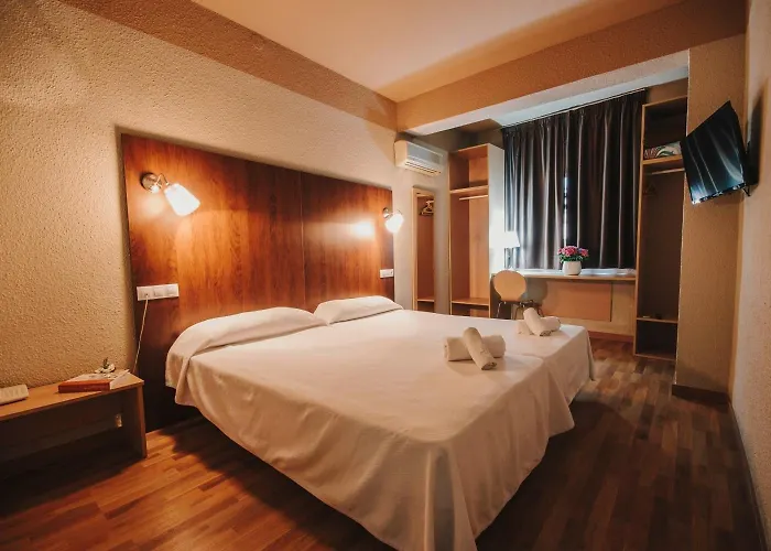 Hotel Embajador 2*