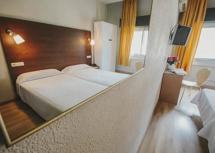 Hotel Embajador 2*