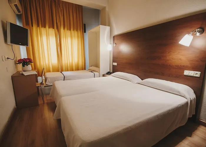 Hotel Embajador 2*