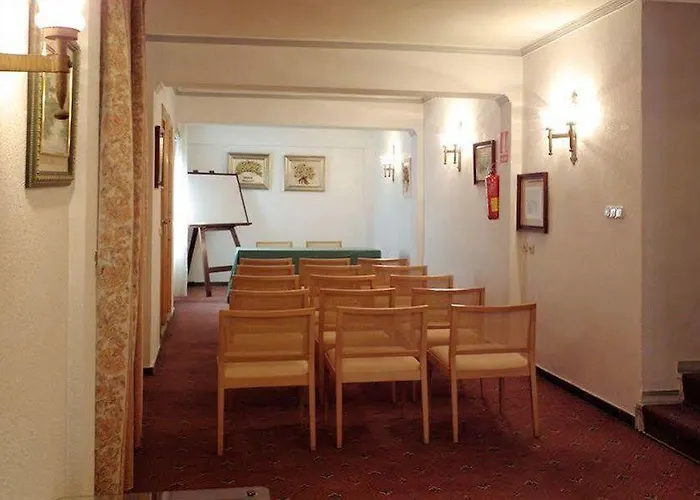 Embajador Hotel 2*